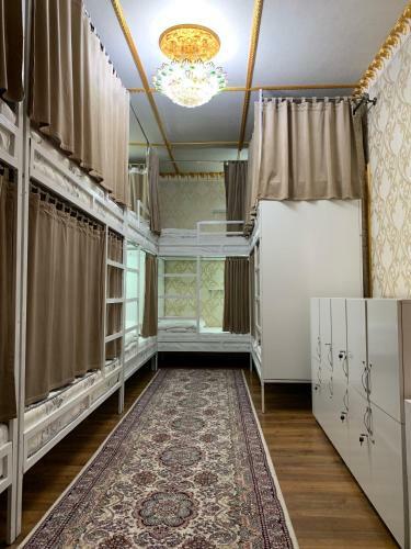 Hostal Trip.le Guest House