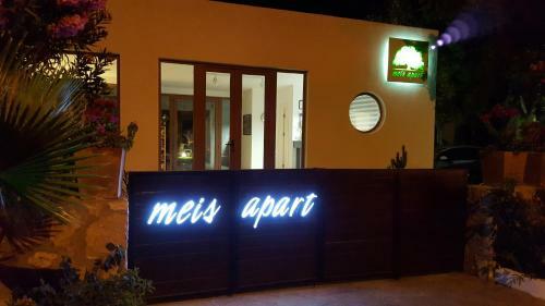 Meis Apart