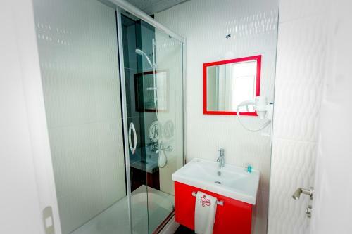 Rosso Hotel