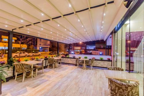 Rosso Hotel