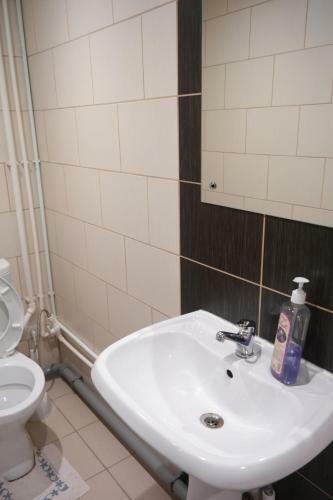 Hostal Guest House Revolyutsii 28