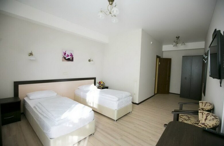 Oplot Hotel