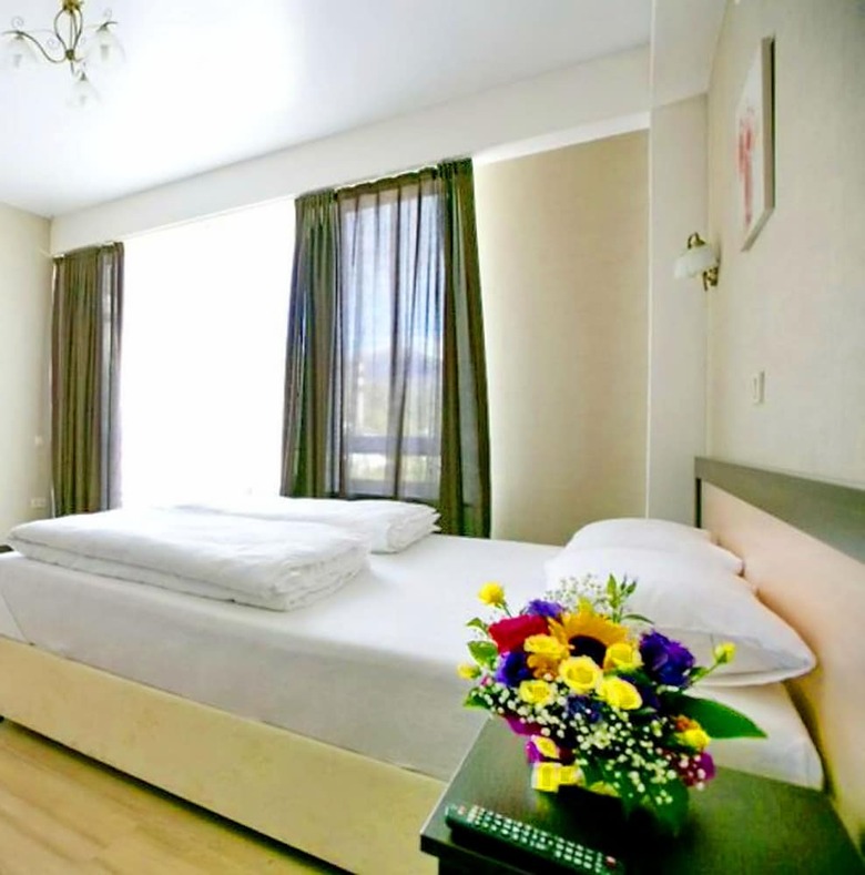 Oplot Hotel