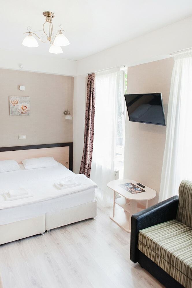 Oplot Hotel