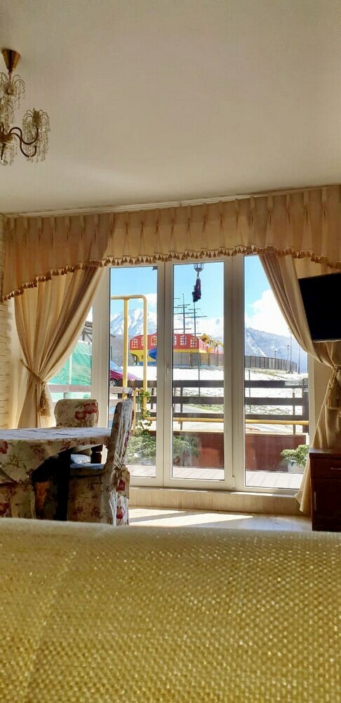 Oplot Hotel