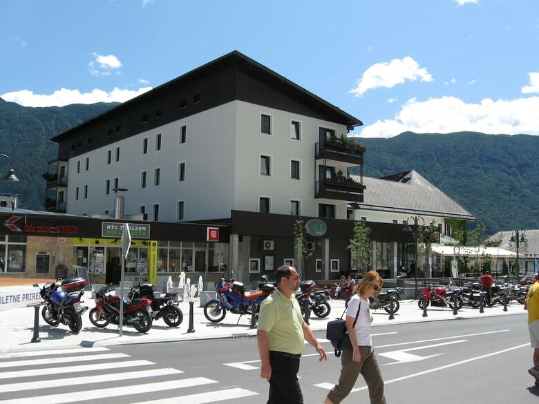 Alp Hotel