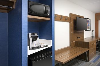 Hotel Comfort Inn And Suites
