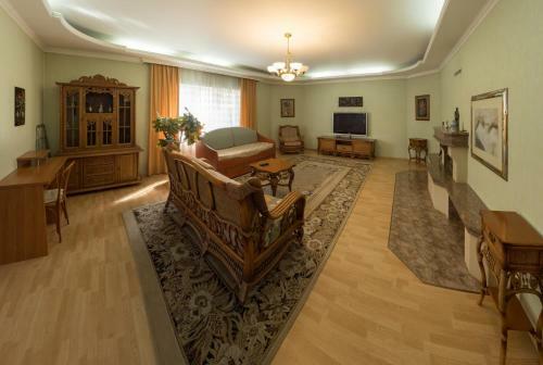 Apartments Goncharnaya 6