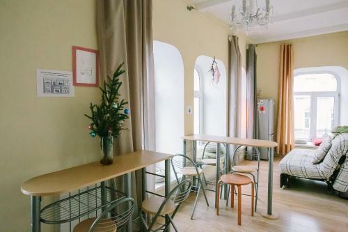 Hostel Whose Suitcase