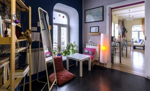 Hostel Whose Suitcase