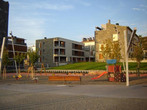 Apartamentos Valle De Tena - Las Margas Golf