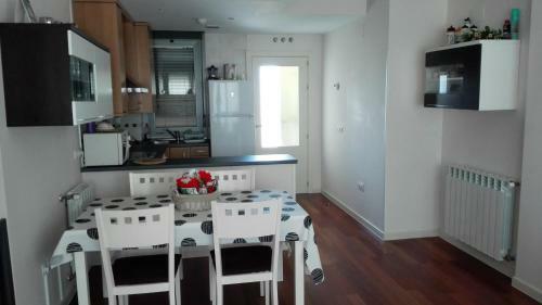 Apartamentos Valle De Tena - Las Margas Golf