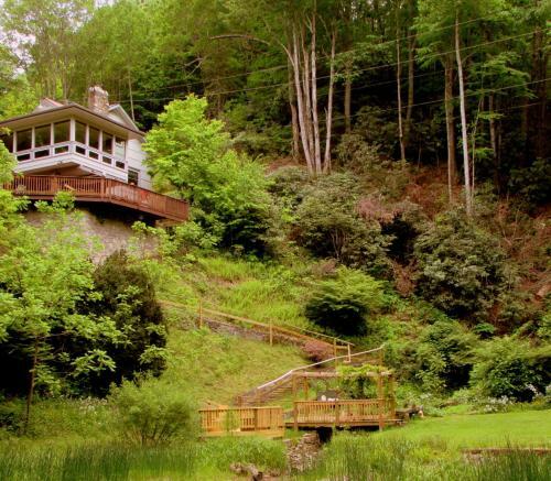 Bed & Breakfast Red Leaf River Inn