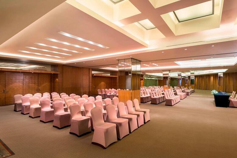 Royal Orchid Sheraton Hotel & Towers