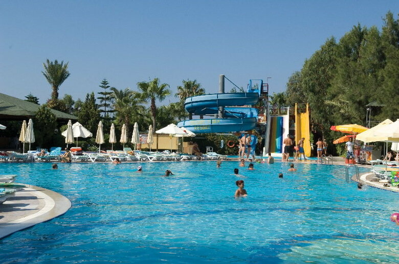 Hotel Holiday Park Resort