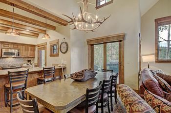 Hotel Mountain Thunder Lodge