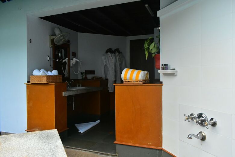 Hotel Kumarakom Lake Resort