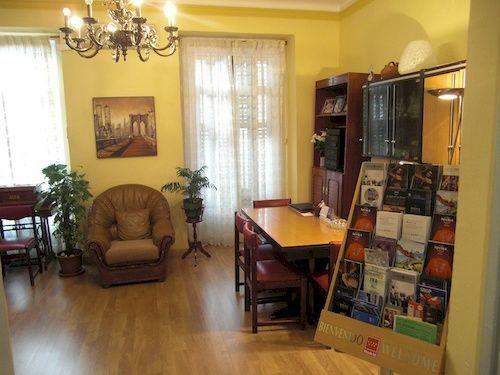 Hostal Bru�a