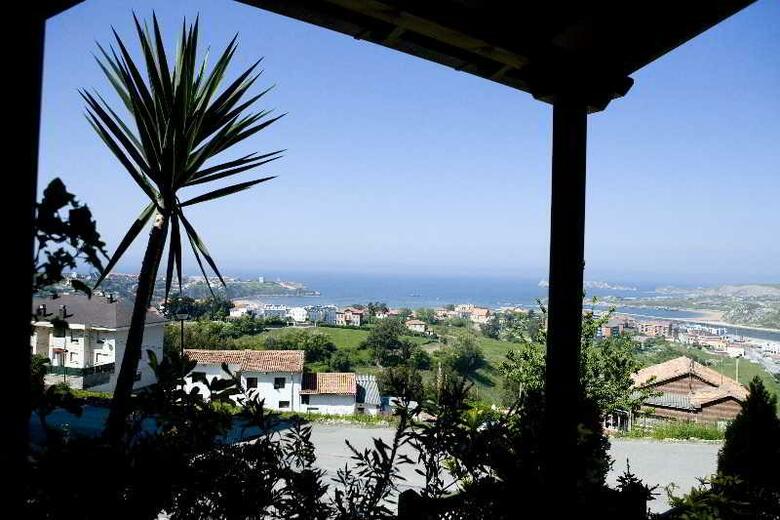 Hotel Monta�es
