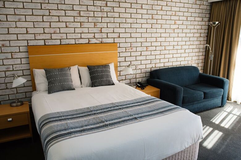 Hotel B.w Heritage Motor Inn