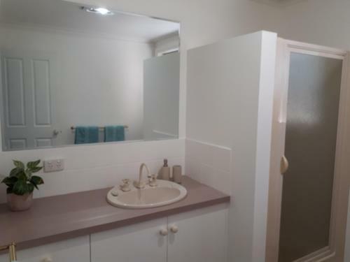 Roshnier Apartment
