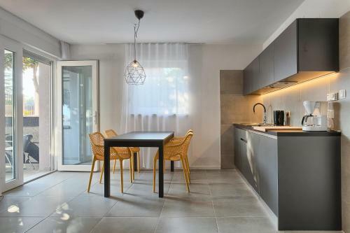 Apartments Astinian