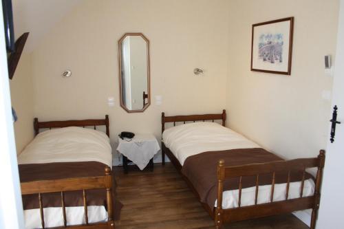 Hotel Logis Auberge De Saint Julien Aux Bois