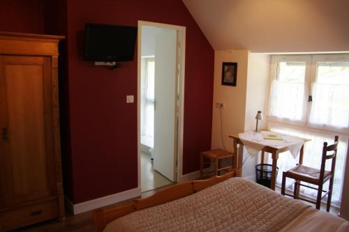 Hotel Logis Auberge De Saint Julien Aux Bois