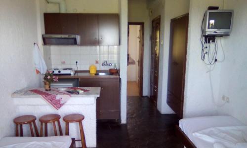 Alexandros Apartments