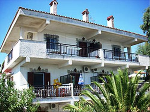 Alexandros Apartments