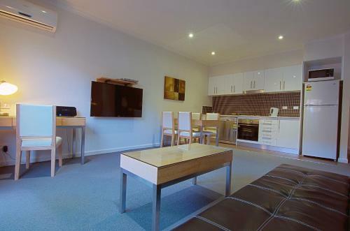 Aparthotel The Buckingham Serviced Apartment