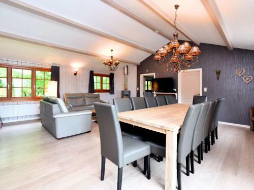 Chalet Le Tom