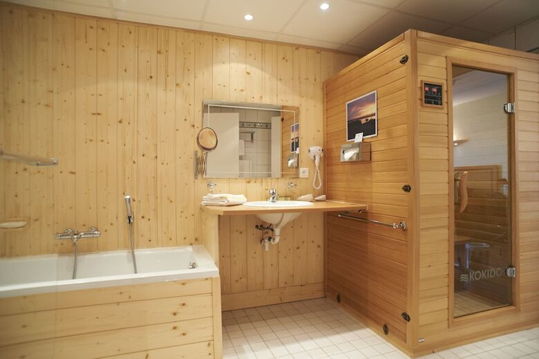 Hotel Logis Pen Bron