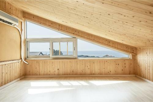 Jeju Sunflower Private Pension