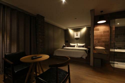 Hotel The May