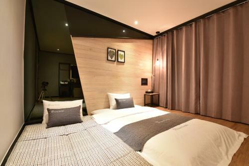 Hotel The May