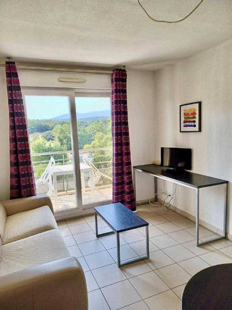 Residencia N�m�a Appart Hotel