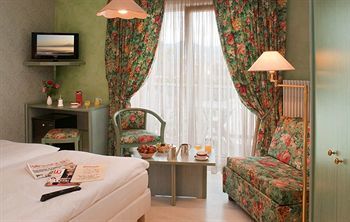 Hotel Logis Au Bois Le Sire