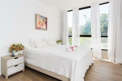 Sea N' Rent Hayarkon Sunny Beach Apartments