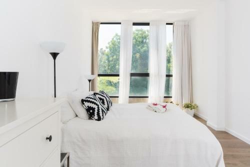 Sea N' Rent Hayarkon Sunny Beach Apartments