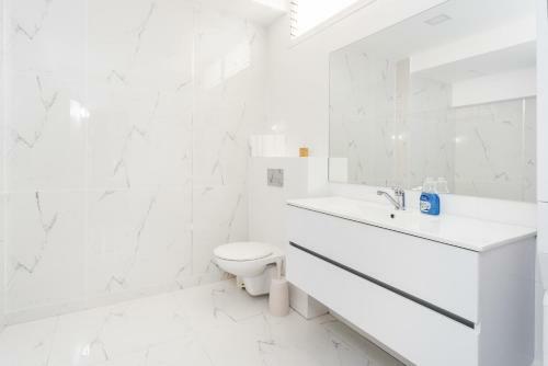 Sea N' Rent Hayarkon Sunny Beach Apartments