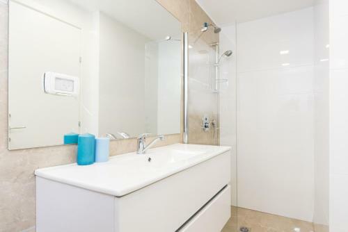 Sea N' Rent Hayarkon Sunny Beach Apartments