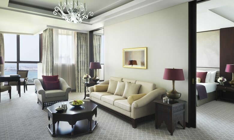 Bab Al Qasr Hotel
