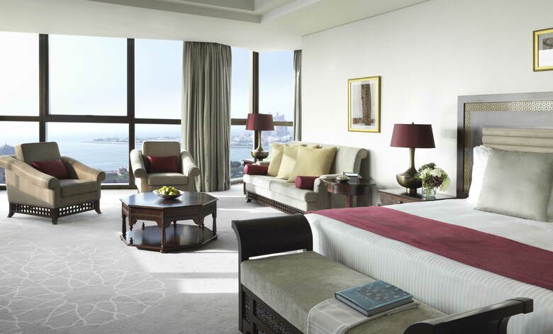 Bab Al Qasr Hotel