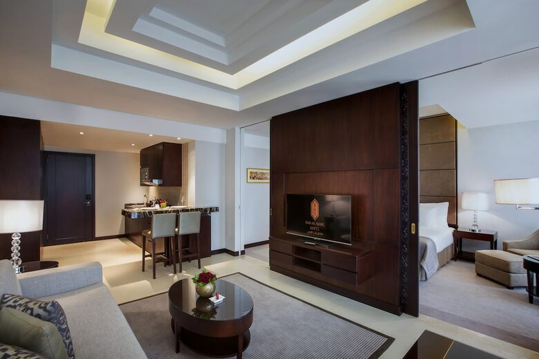 Bab Al Qasr Hotel