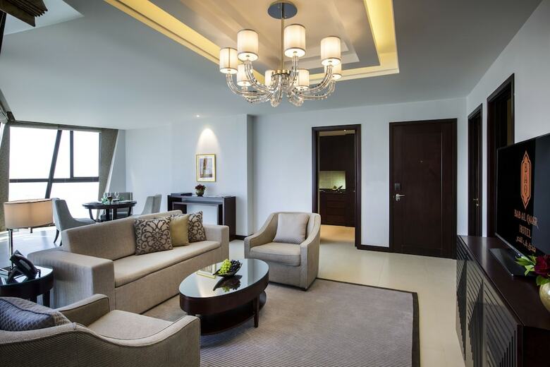 Bab Al Qasr Hotel