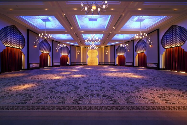 Bab Al Qasr Hotel