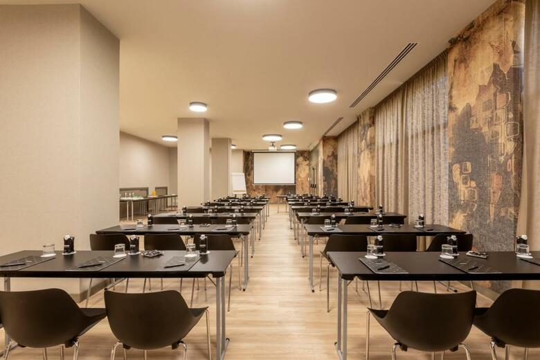 Hotel Acta Pir�mides