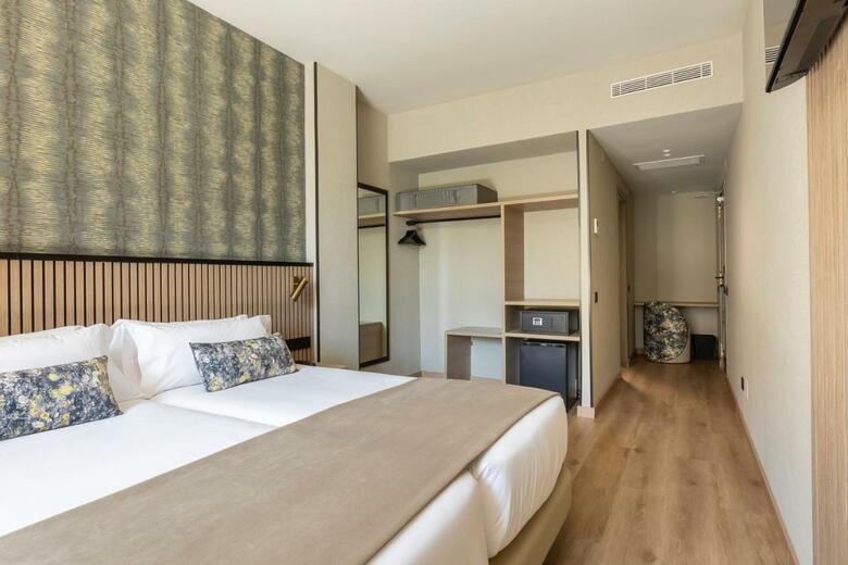 Hotel Acta Pir�mides