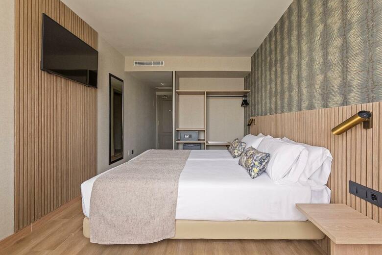 Hotel Acta Pir�mides